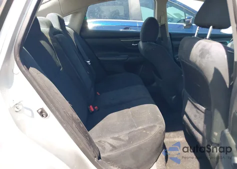 2015 Nissan Altima 2.5 S z USA, uszkodzony, nr VIN 1N4AL3AP7FC581552